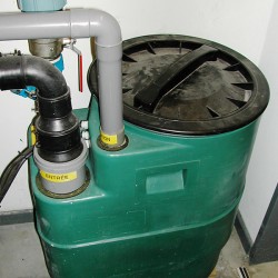 Système de dégraissage de l'eau dans une cuisine industrielle - pompe de relevage après dégraissage